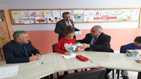 İlçe Milli Eğitim Müdürü Mehmet BERK, Özel Eğitim Alan Öğrencilerimizle Özel İlgilendi