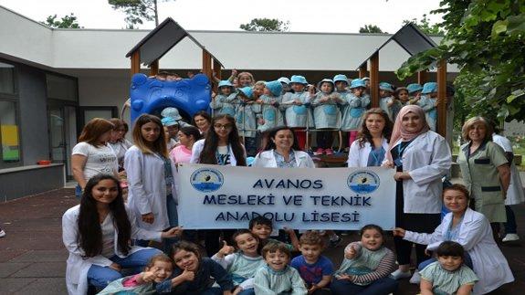 Avanos Mesleki ve Teknik Anadolu Lisesi Öğrencileri Yurt Dışı Staj Projesini Başarı İle Tamamlayıp Yurda Döndü.