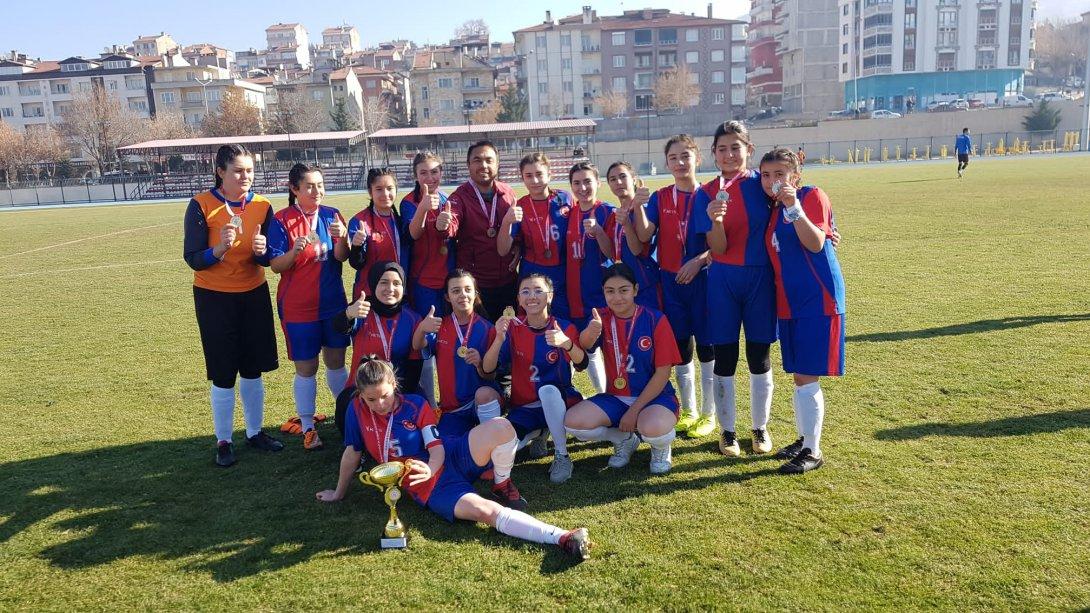 Avanos Anadolu Lisesi Sporda Derecelere doymuyor
