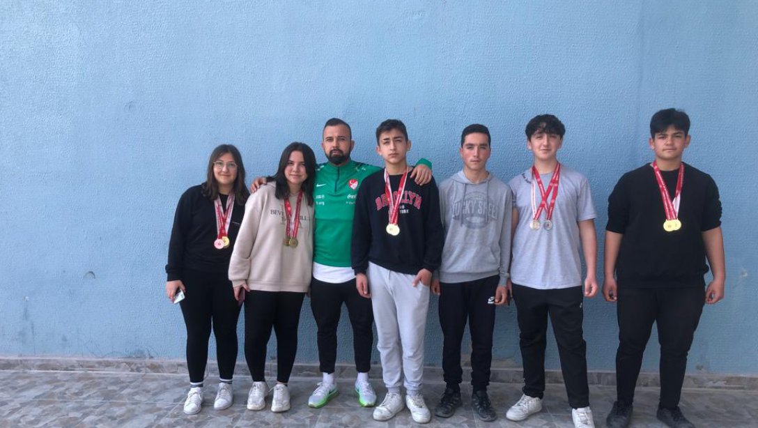 Mehmet Akif Ersoy Ortaokulumuz Bilek Güreşinde İl Şampiyonu